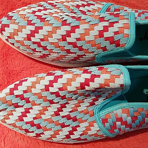 Shoes - Picture 3 of 4